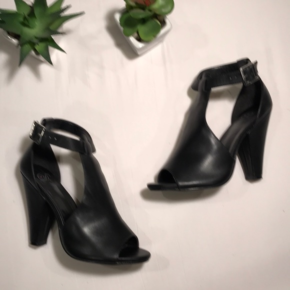 NWOT Black Vegan Leather Heels - Picture 1 of 5